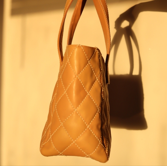 CHANEL Wildstich Leather Shoulder Bag - Picture 3 of 12